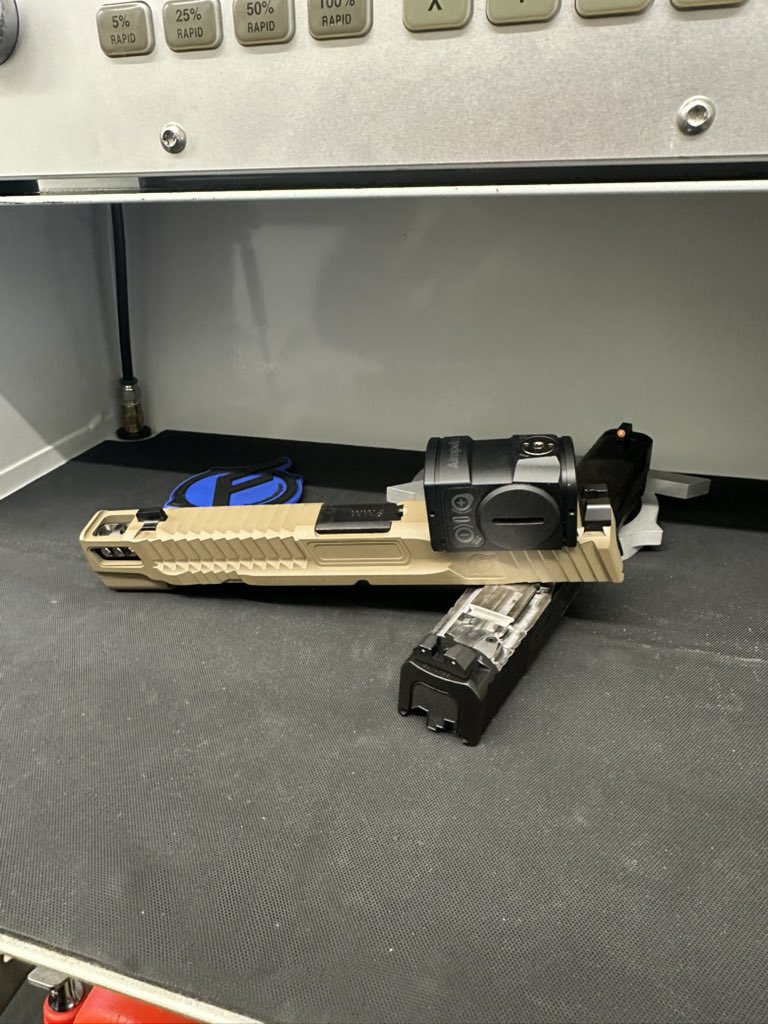 Floyds Custom Shop tweet media