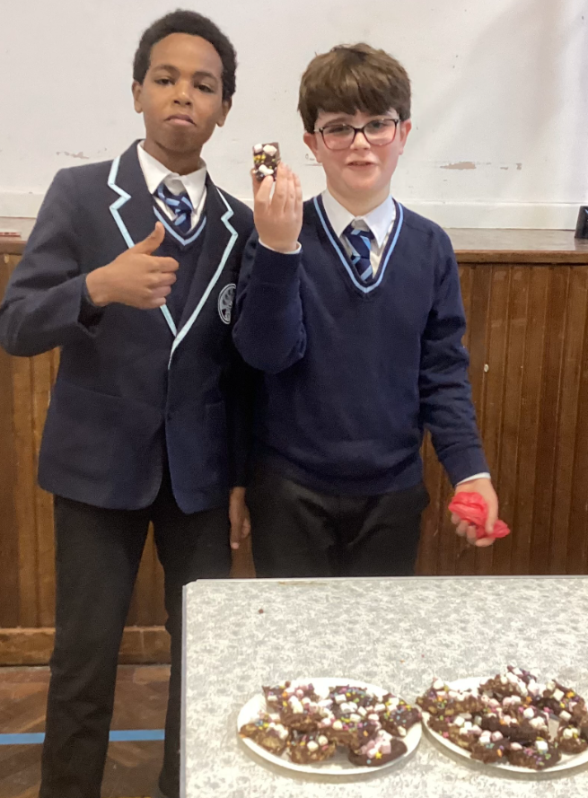 HpsHove's tweet photo. Students from the Year 7 and 8 equalities groups organised a rainbow bake sale to raise money for Stonewall, a charity that advocates for the LGBTQ+ community. https://t.co/xjlucYtpJc