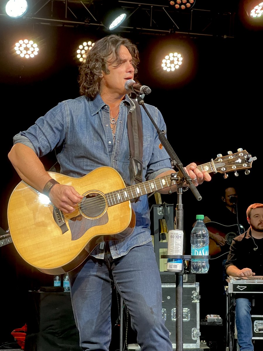 JoeNichols's tweet image. Off to Florida next week! Where do y’all want to see us play the rest of the year? Tag your venue 👊