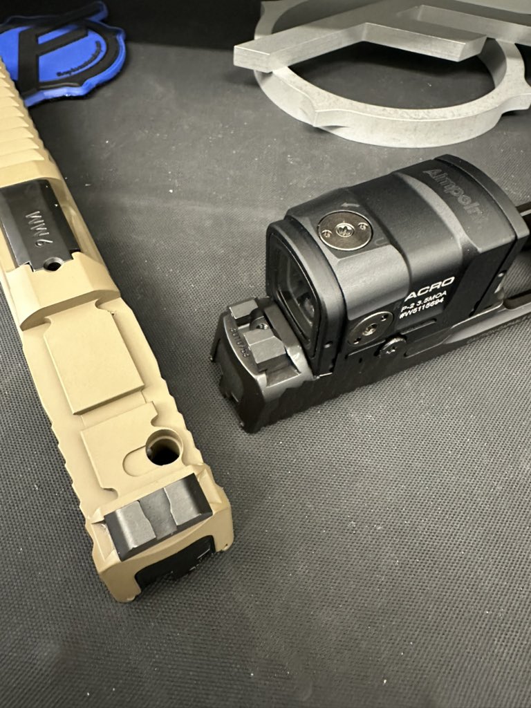 Floyds Custom Shop tweet media