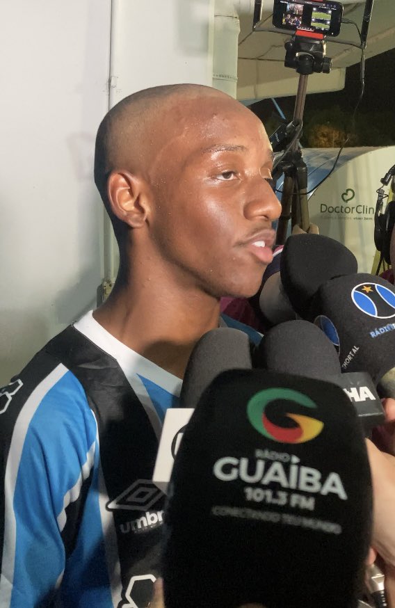 O atacante Gabriel Mec, foi cortado da Seleção Brasileira que vai disputar o Sul-Americano sub-17. O jovem sofreu um entorse no tornozelo direito durante treinamento na Granja Comary. <a href="/GuaibaEsporte/">Guaíba Esporte</a>