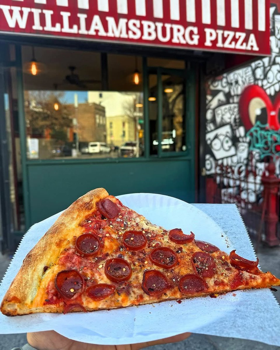 WburgPizza's tweet image. 🍕 POV: Cup-n-Char pepperoni pizza secured!

256 Union Ave, Brooklyn, New York 📍