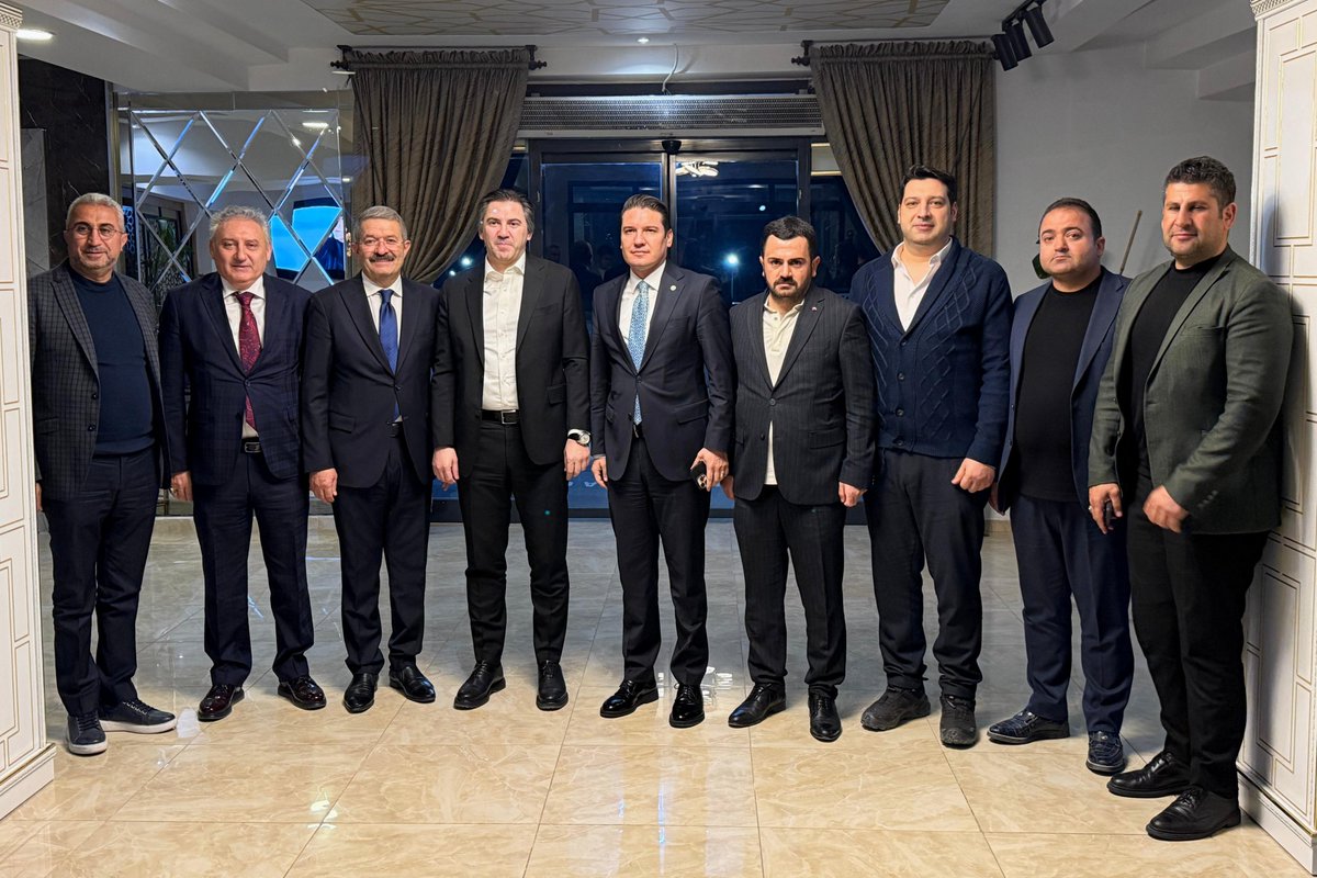Van Ticaret ve Sanayi Odası (@vantsokurumsal) on Twitter photo Yönetim Kurulumuz ve Komite Başkanımız; çeşitli programlara katılmak üzere İlimizde bulunan Tarım ve Orman Bakan Yardımcısı Sn. Dr. Ahmet Bağcı ile bir araya geldi. Görüşmede; İlimizin tarım ve hayvancılık potansiyelleri, sorunları ve talepleri hakkında istişarelerde bulunuldu. Yönetim Kurulumuz ve Komite Başkanımız; çeşitli programlara katılmak üzere İlimizde bulunan Tarım ve Orman Bakan Yardımcısı Sn. Dr. Ahmet Bağcı ile bir araya geldi. Görüşmede; İlimizin tarım ve hayvancılık potansiyelleri, sorunları ve talepleri hakkında istişarelerde bulunuldu.