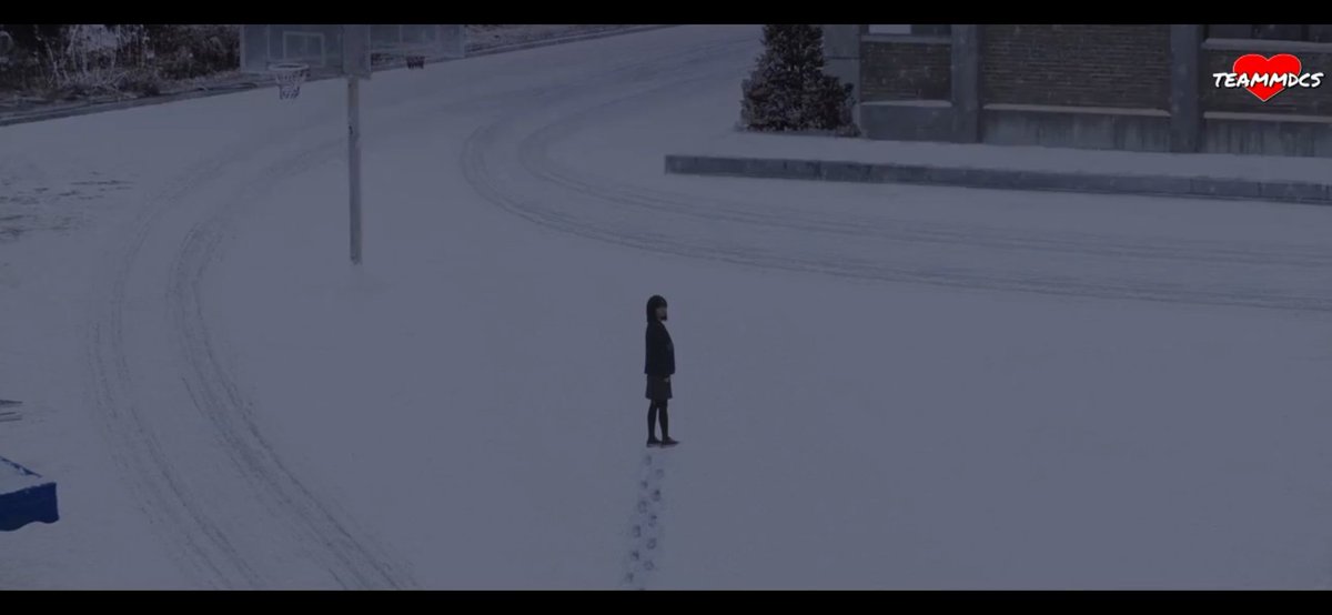 cami_dramas2's tweet image. Bueno hoy empecé #TheWitch y tiene un planteo interesante con la maldición.

Me gustó que él estaba atento a ella. Las imágenes en la nieve fueron muy bonitas 💓 #TheWitchEp1