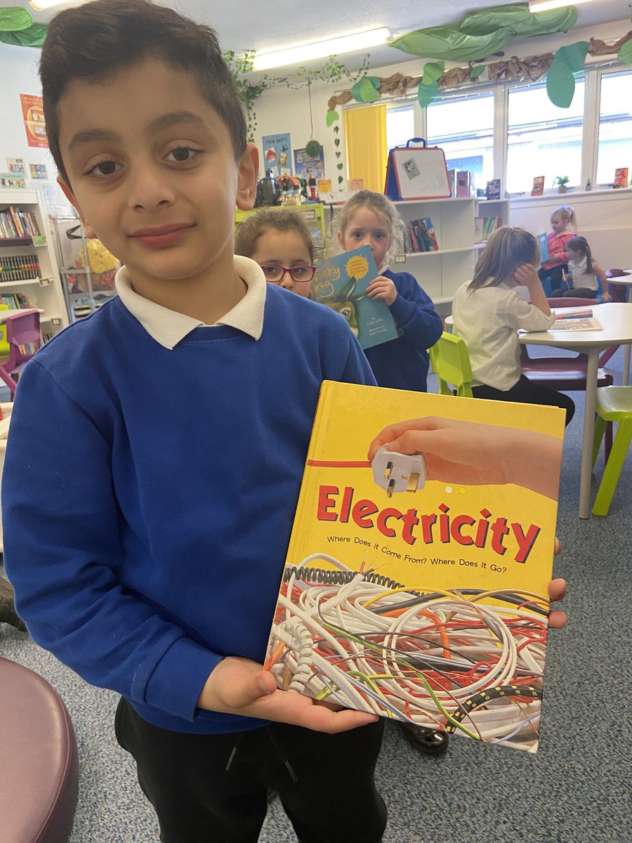 We have loved our pupil choice topic, electricity, so much that this boy chose a book from the library to find out more! ⚡️ #antoliteracy