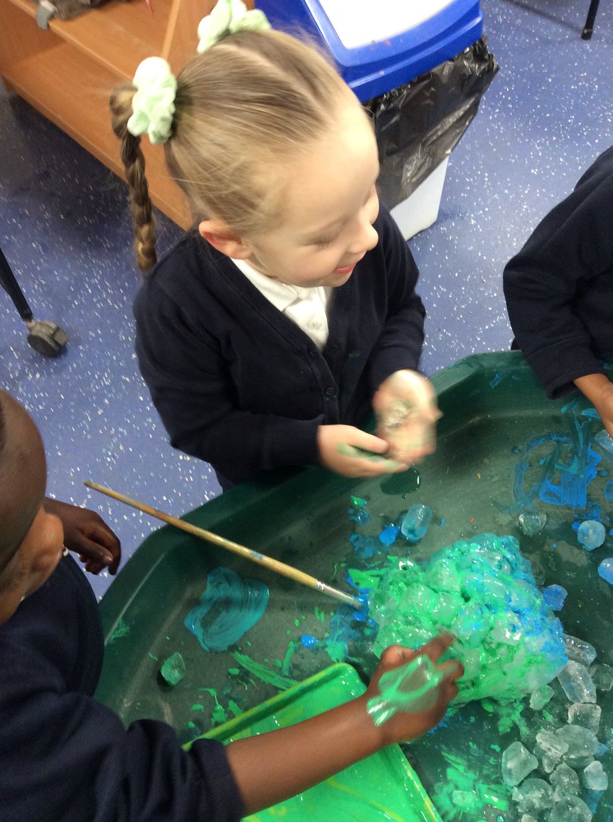 Children in nursery are exploring different materials during #BritishScienceWeek #BSW25