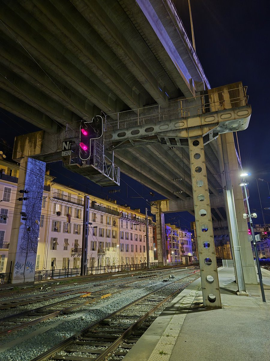 NicholasNCE's tweet image. Un des rares signaux à l&apos;avenir assuré à Nice-Ville...
#ETCS