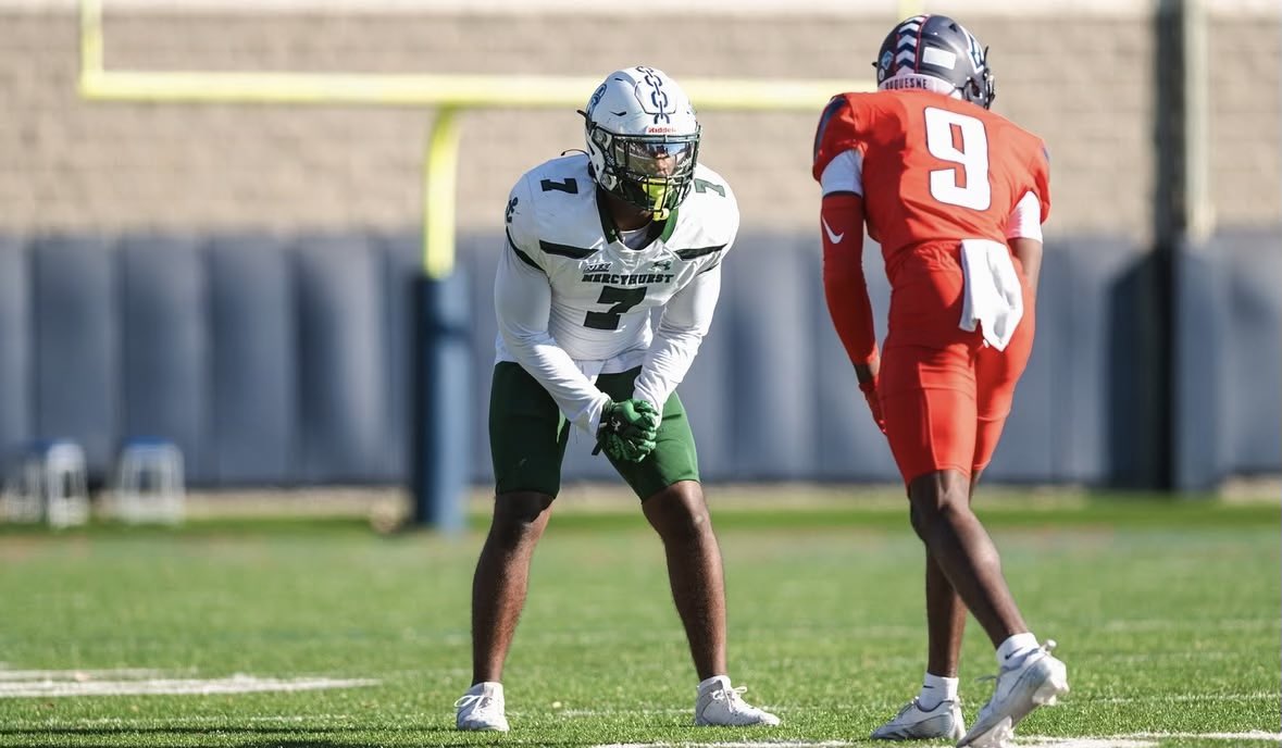 Beyond blessed to receive a D1 offer from Mercyhurst!  <a href="/ElijahAltizer/">Elijah Altizer</a> <a href="/coachphilaustin/">Coach Phil Austin</a> <a href="/coach_dporter2/">Damion Porter</a> <a href="/Coach_RAD_/">Coach Conrad White</a> <a href="/CoachCrooksFC/">Brian Crooks</a> <a href="/Ski_Axel/">Coach Ski Axel</a> <a href="/noiceysports/">Noicey Sports</a> <a href="/JUCOFFrenzy/">JUCO Football Frenzy</a>