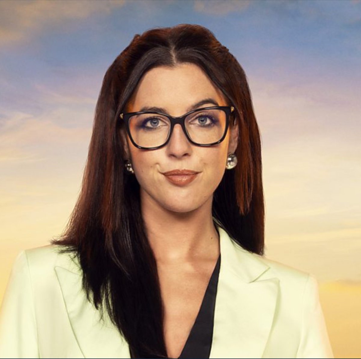 smallstepforsam's tweet image. Sorry but what has Emma done the last seven weeks other than separate those loose strands of hair every morning? She’s just coasting through without contributing anything  #TheApprentice