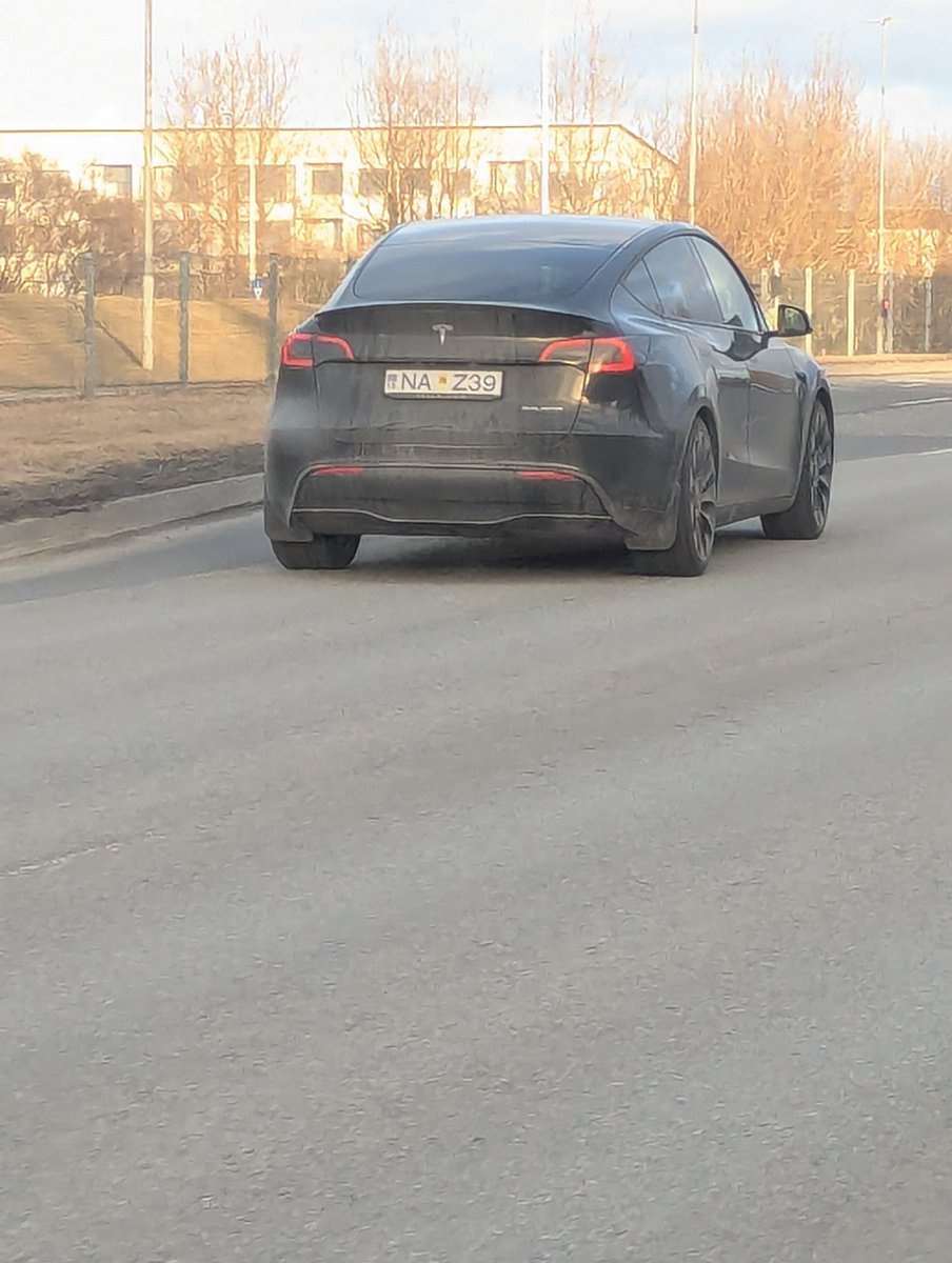 How unlucky can one be?! Out of all possible number plates, this is the one this Tesla owner ended up with🤣
