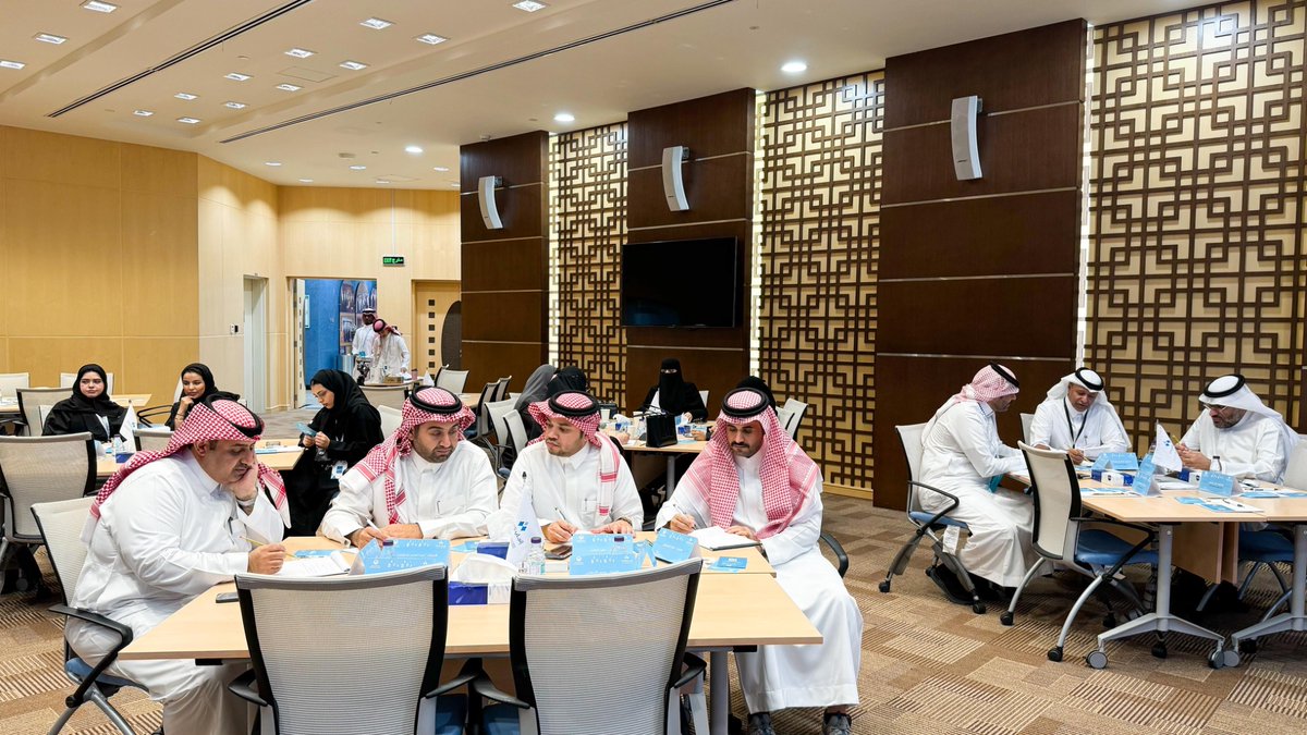 #يحدث_الآن⁩ 
ورشة عمل تطوير برامج#جمعية_انجاب⁩
بحضور رئيس مجلس الإدارة د. صالح بن علي السلوك،مع اعضاء المجلس والادارة التنفيذية 
ونخبة من الخبراء في الإعلام والاتصال والتسويق في مقر الشريك المستضيف هيئة الربط الكهربائي <a href="/gccia/">GCCIA</a> 
#إنجاب