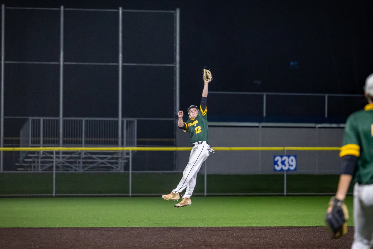 Kentridge Chargers Baseball (@krchargersbb) on Twitter photo ⚾️ KR Starts 2025 w/ hard fought "W" over Kentlake 5-4! ⚾️
H'lights
<a href="/134_sugi/">Ethan Sugimoto</a> (1B): H,2B,2R,2RBI,2BB
Josh Lueck (LF): 2H,3B,RBI
<a href="/teeganob13/">Teegan O’Brien</a> (C): H,R,RBI,HBP
<a href="/AkoniNazarino/">Akoni Nazarino</a> (DH): H,RBI
Beckham Gerber (P): W,3IP,0ER,H,2K,2BB
<a href="/rileylambarena/">riley</a> (P): 4IP,5H,2ER,4K,2BB
Go KR!
📸<a href="/ETDPI/">Eric Todd</a> ⚾️ KR Starts 2025 w/ hard fought "W" over Kentlake 5-4! ⚾️
H'lights
<a href="/134_sugi/">Ethan Sugimoto</a> (1B): H,2B,2R,2RBI,2BB
Josh Lueck (LF): 2H,3B,RBI
<a href="/teeganob13/">Teegan O’Brien</a> (C): H,R,RBI,HBP
<a href="/AkoniNazarino/">Akoni Nazarino</a> (DH): H,RBI
Beckham Gerber (P): W,3IP,0ER,H,2K,2BB
<a href="/rileylambarena/">riley</a> (P): 4IP,5H,2ER,4K,2BB
Go KR!
📸<a href="/ETDPI/">Eric Todd</a>