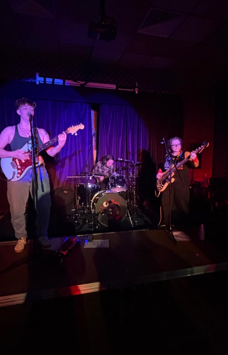 SHE17 (@she17music) on Twitter photo Thanks to <a href="/stowtradeshall/">Walthamstow Trades Hall</a> <a href="/ichbinfinn/">Ich bin Finn</a> <a href="/morepeasband/">More Peas</a> <a href="/BabaWatson/">Kim Watson</a> and fam + Sam Kurt fir a great #IWD2025 celebration Thanks to <a href="/stowtradeshall/">Walthamstow Trades Hall</a> <a href="/ichbinfinn/">Ich bin Finn</a> <a href="/morepeasband/">More Peas</a> <a href="/BabaWatson/">Kim Watson</a> and fam + Sam Kurt fir a great #IWD2025 celebration