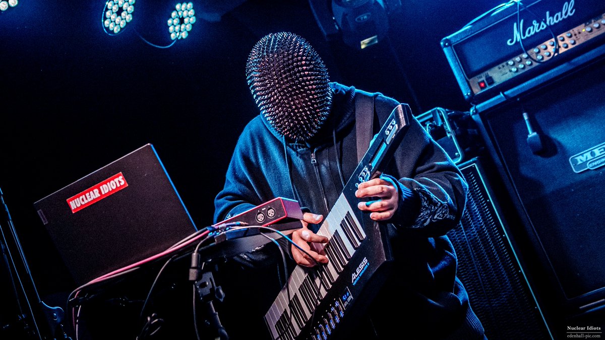 핵바보들 매운 맛 좀 보실래요

뉴클리어 이디엇츠 Nuclear idiots @ 2025.3.9. club AOR
blog.naver.com/edenhall/22379…
open.spotify.com/artist/7BEtlry…