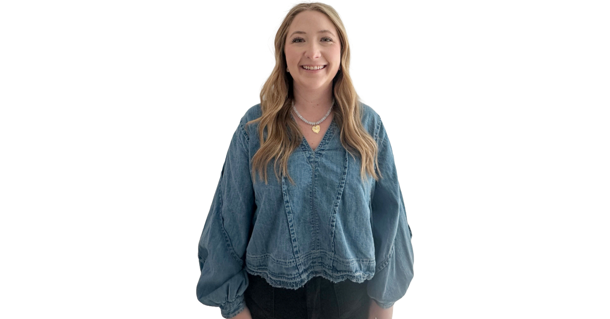 InsideHouzz's tweet photo. Imagine trading job sites for software meetings and turning industry know-how into real-world tech innovations. Abby Pratt doesn’t have to – it’s exactly what she’s done at @Houzz. Read our latest #houzzerprofile! #meettheteam #jointheteam

https://t.co/FJoqlE9UeN https://t.co/aYpNqDxV0p