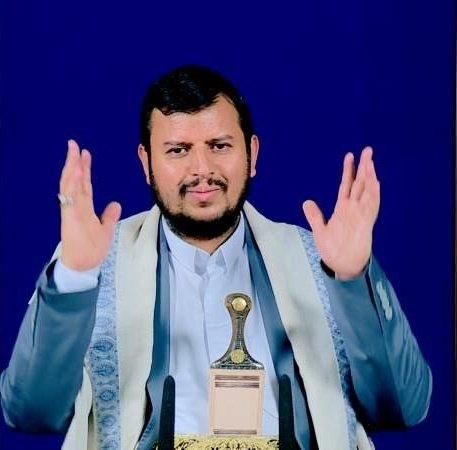 #السيد_القائد لما انتهى من كلامه

سجدت سجود شكر لله على وجوده 
وان أعزنا وأكرمنا بسيدي أبن بدر الدين
انت عزنا وفخرنا سلامي عليك يا ناصر المستضعفين #سيد_القول_والفعل✊️ #لستم_وحدكم #غزة_تنتصر #صنعاء