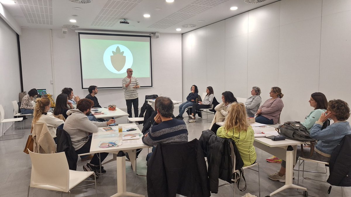 Durant el curs hem acompanyat al potentíssim equipàs de les escoles verdes de Sant Feliu en el disseny de projectes ambientals relacionats amb la sequera #escolessostenibles <a href="/escolesxesc/">EscolesXESC</a> <a href="/esenred21/">ESenRED</a>