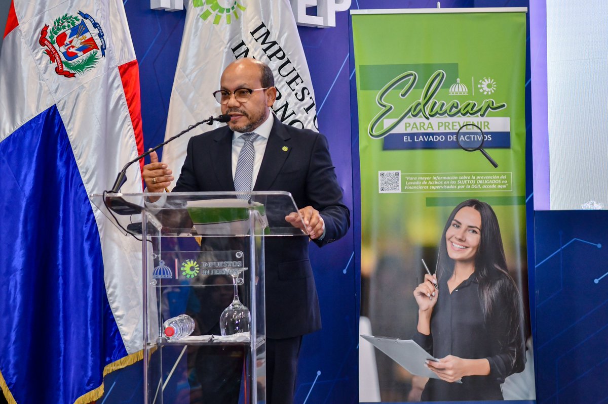 DGii's tweet image. Impulsamos iniciativas importantes para fortalecer la seguridad financiera y la transparencia al realizar el lanzamiento del programa de capacitaciones “Educar para Prevenir el Lavado de Activos”, con la finalidad de dotar de conocimientos y herramientas a los sujetos obligados…