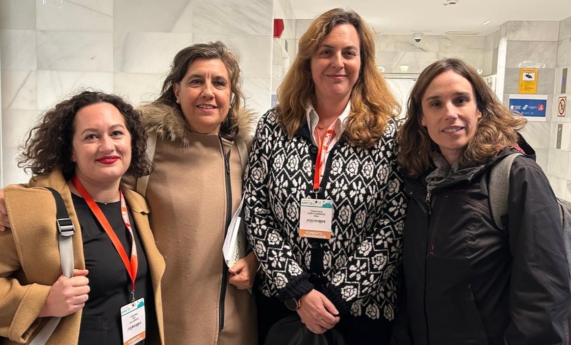 Francisca García-Moreno Nisa (@nisafrancisca) on Twitter photo Las 3 Unidades de Cirugía de Urgencias de Madrid reunidas en el Congreso de la Asociacion Madrileña de Cirujanos. 👏👏👏👏.
<a href="/StcuaeC/">AECUrg</a> <a href="/HULPSurgery/">Cirugía General y Digestiva H.U. La Paz, Madrid</a> <a href="/WomenSurgeons/">WomenSurgeons</a> <a href="/ottolinopablo/">Pablo Ottolino</a> <a href="/Curro_Blanco/">Curro Blanco</a> @Es Las 3 Unidades de Cirugía de Urgencias de Madrid reunidas en el Congreso de la Asociacion Madrileña de Cirujanos. 👏👏👏👏.
<a href="/StcuaeC/">AECUrg</a> <a href="/HULPSurgery/">Cirugía General y Digestiva H.U. La Paz, Madrid</a> <a href="/WomenSurgeons/">WomenSurgeons</a> <a href="/ottolinopablo/">Pablo Ottolino</a> <a href="/Curro_Blanco/">Curro Blanco</a> @Es