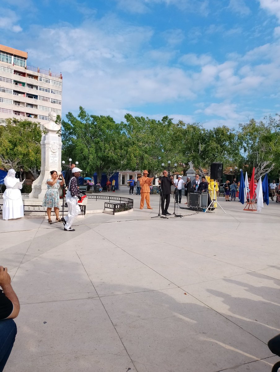 YaniselSanchez4's tweet image. Comenzó hoy en #CiegodeÁvila la XXXIII Edición de la Feria del Libro 📚
#LatirAvileño 
#CubaEsCultura