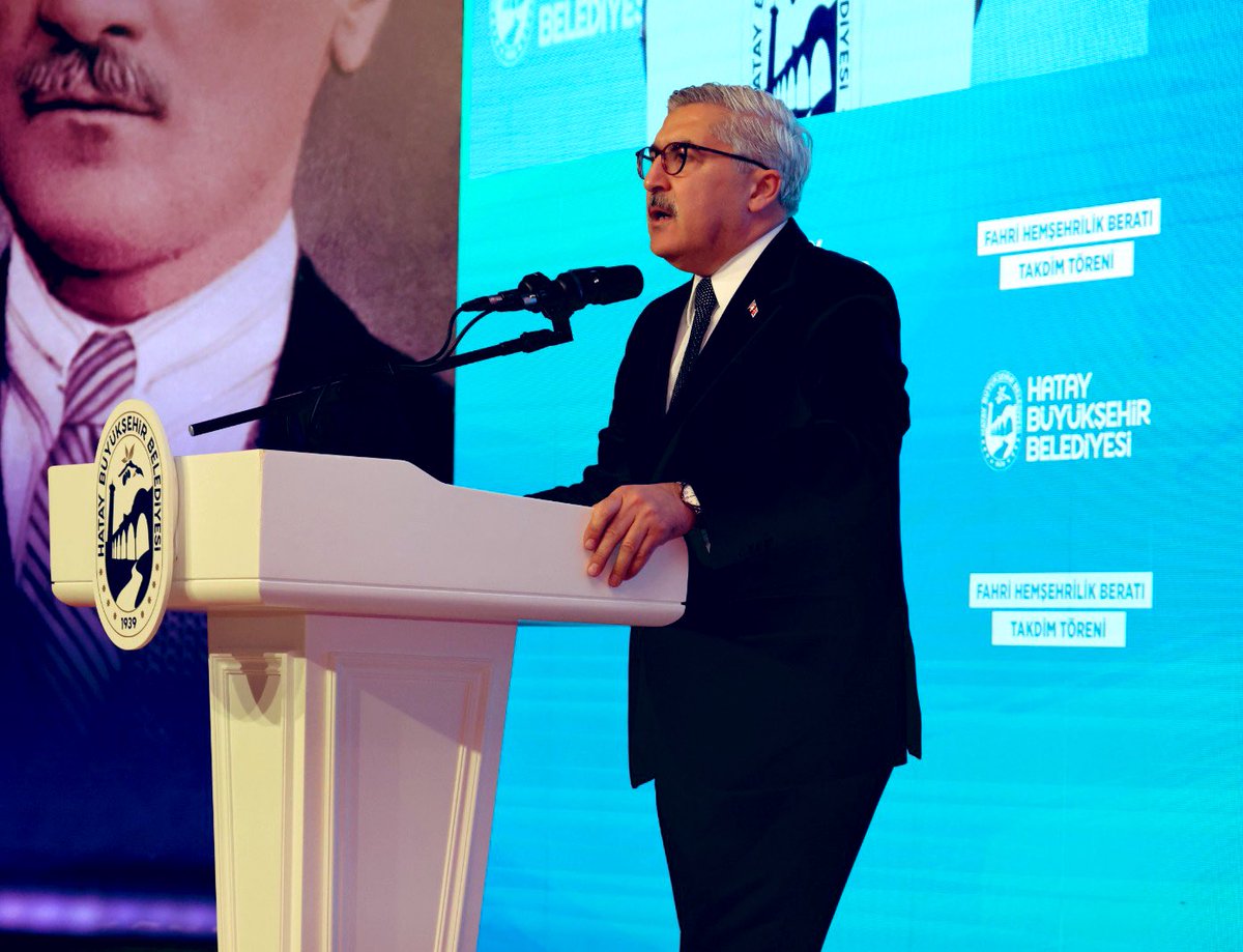 📍Hatay🇹🇷

Bakanımız <a href="/murat_kurum/">Murat KURUM</a> Beye Asrın Depreminin ilk gününden itibaren #Hatay’ımıza yaptıkları için sonsuz teşekkür ederiz.

HBB Başkanımız <a href="/mehmetonturktr/">Mehmet ÖNTÜRK</a>, 15 ilçe Belediye başkanımız ve Belediye Meclis üyelerimizin oy birliği ile Bakanımız Murat Kurum beye Hatay