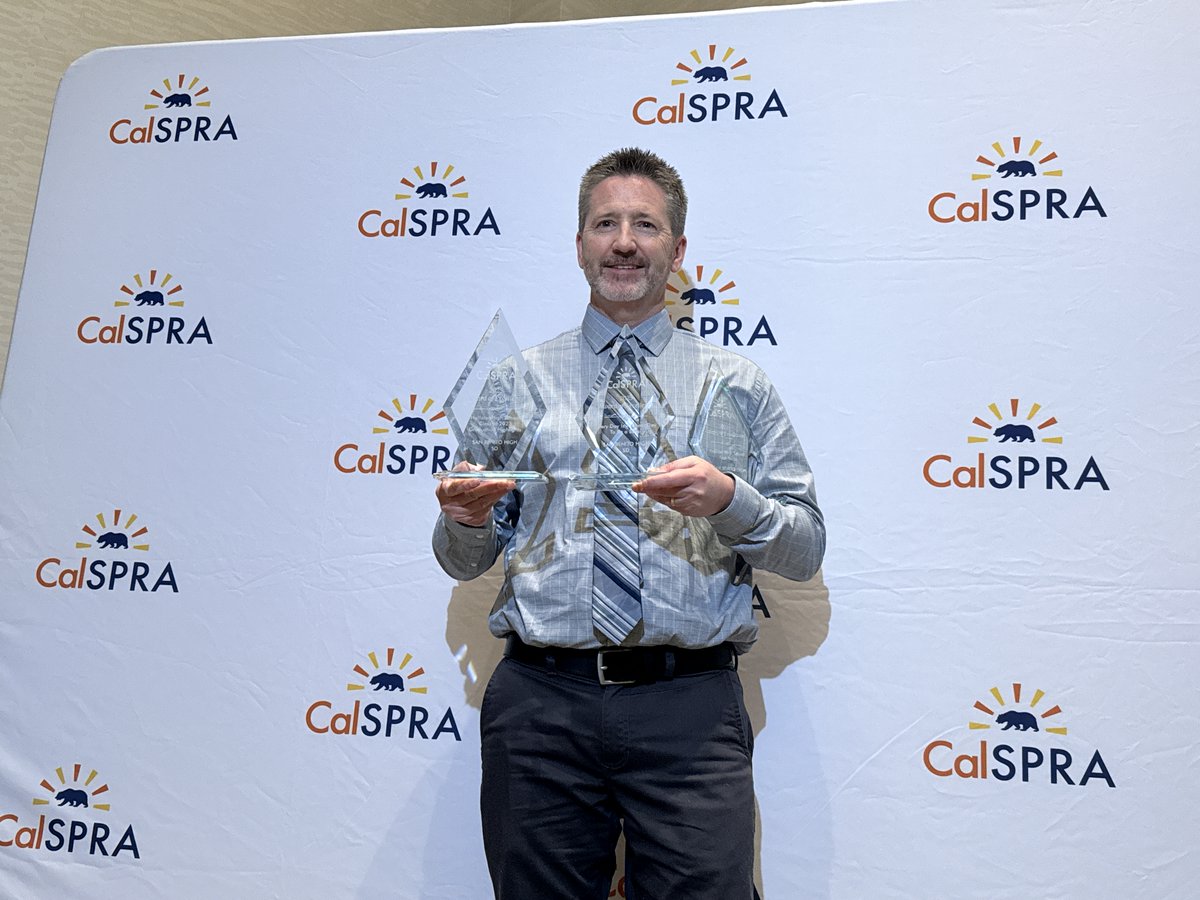BalerNews's tweet image. From The Superintendent: Awards Recognize Communications Excellence at Hollister High School and the San Benito High School District
conta.cc/3R5AxVL