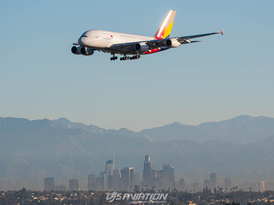 An Asiana Airlines Airbus A380 over Los Angeles 📸