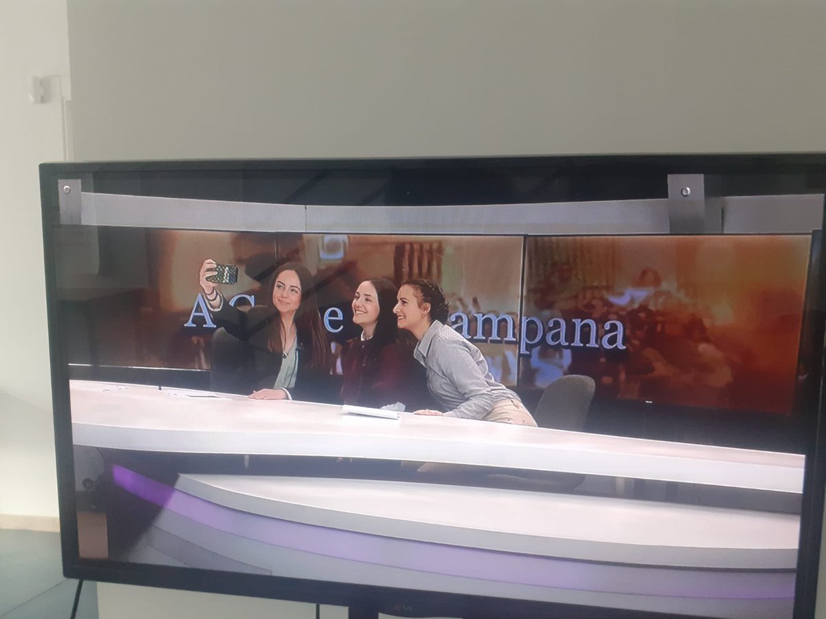 Claudia Anaya (@soyclaudiaanaya) on Twitter photo 🔔 No te pierdas ahora mismo en <a href="/7TVMalaga/">7 TV Málaga</a> A golpe de campana.
👤 Hoy hablamos con <a href="/HPrendimiento/">Prendimiento y Gran Perdón - Málaga</a> y <a href="/lasentencia/">La Sentencia Málaga</a>
Además entrevistamos a Javier Nieto, vestidor de <a href="/HdadSagradaCena/">Hermandad de la Sagrada Cena - Málaga</a>
💻 Puedes volver a ver A golpe de campana aquí: 7tvandalucia.es/jerez/a-golpe-…
#CofradíasMLG 🔔 No te pierdas ahora mismo en <a href="/7TVMalaga/">7 TV Málaga</a> A golpe de campana.
👤 Hoy hablamos con <a href="/HPrendimiento/">Prendimiento y Gran Perdón - Málaga</a> y <a href="/lasentencia/">La Sentencia Málaga</a>
Además entrevistamos a Javier Nieto, vestidor de <a href="/HdadSagradaCena/">Hermandad de la Sagrada Cena - Málaga</a>
💻 Puedes volver a ver A golpe de campana aquí: 7tvandalucia.es/jerez/a-golpe-…
#CofradíasMLG