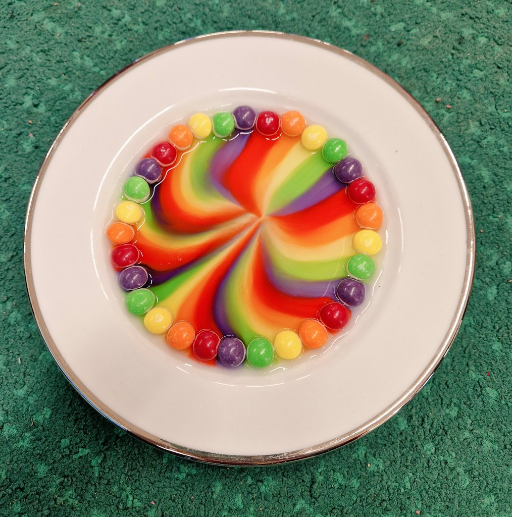 A rather colourful enrichment celebrating <a href="/ScienceWeekUK/">British Science Week</a>! 🌈 <a href="/HaxbyRoad/">Haxby Road Academy</a> #ScienceWeek #BritishScienceWeek #BSW25