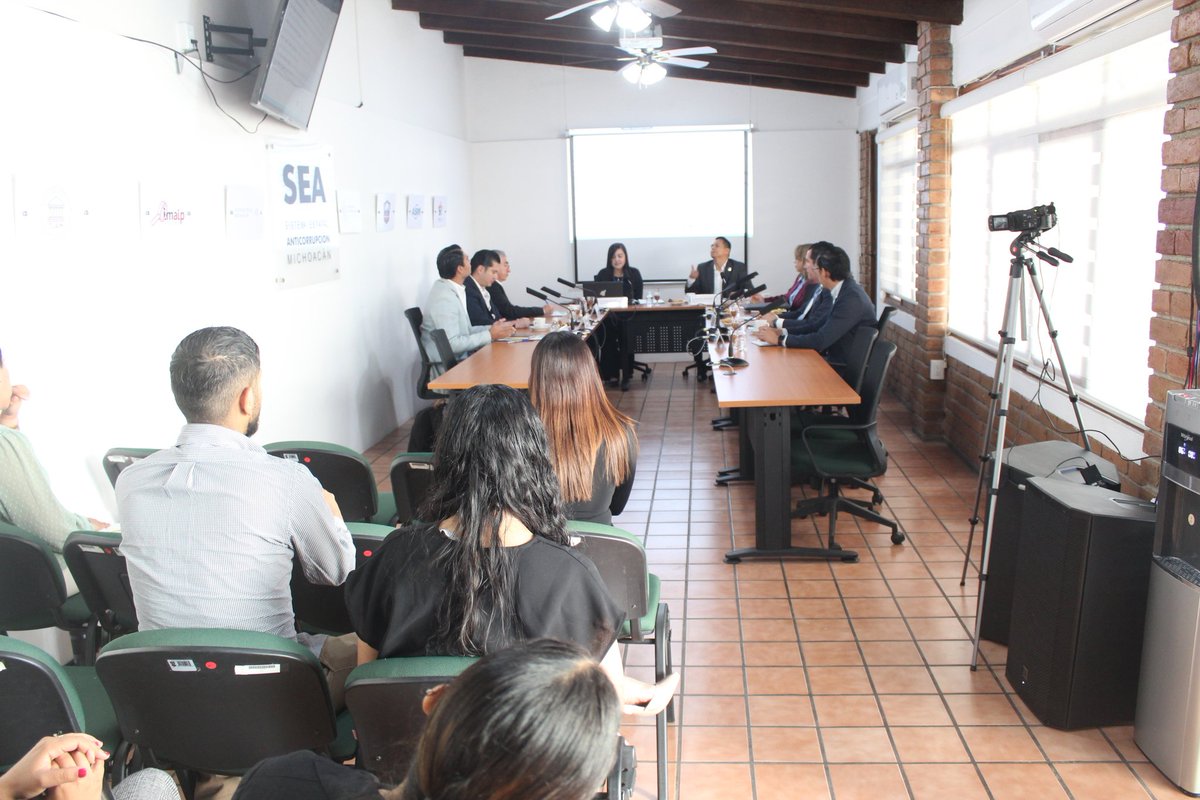 🖊️ El día de hoy se desarrolló la 1ª Sesión Ordinaria del Comité Coordinador y Órgano de Gobierno de la Secretaría Ejecutiva del #SEAMichoacán, del cual forma parte el <a href="/IMAIP_oficial/">IMAIP</a>, representado por nuestro Comisionado Presidente <a href="/AbrahamMontesM/">Abraham Montes Magaña</a>.
#InformaciónEsPoder⚡️