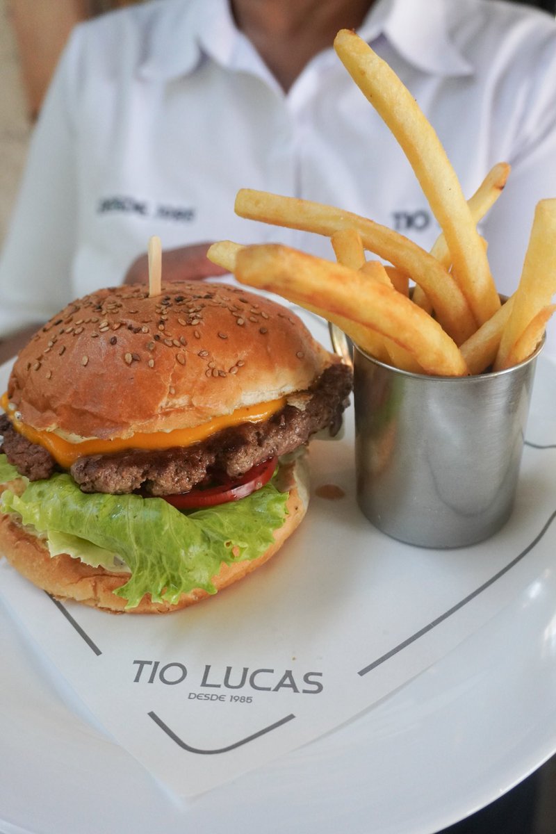 Miraaaaa na lo que son estas hamburguesas smash de tapa cuadril de <a href="/TioLucasPy/">Tío Lucas</a> 🤤 

Además hoy están 2 a 48 mil 😍🍔