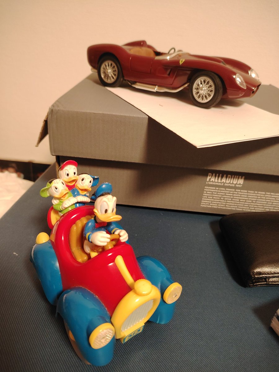 PilloleRoma's tweet photo. #Trump che prova la #Tesla comprata da #muschio. 😂😂😂
Elonio, se scherza eh... https://t.co/DNZ40LhPZT