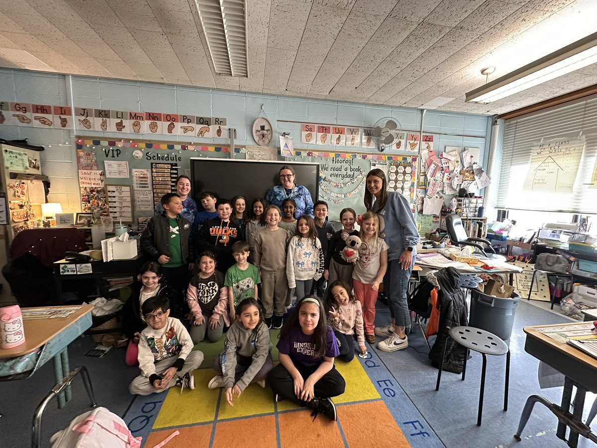 Students had an amazing opportunity to participate in “Read Across Boardman” on March 7! These second graders visited their first grade teachers for a read aloud.