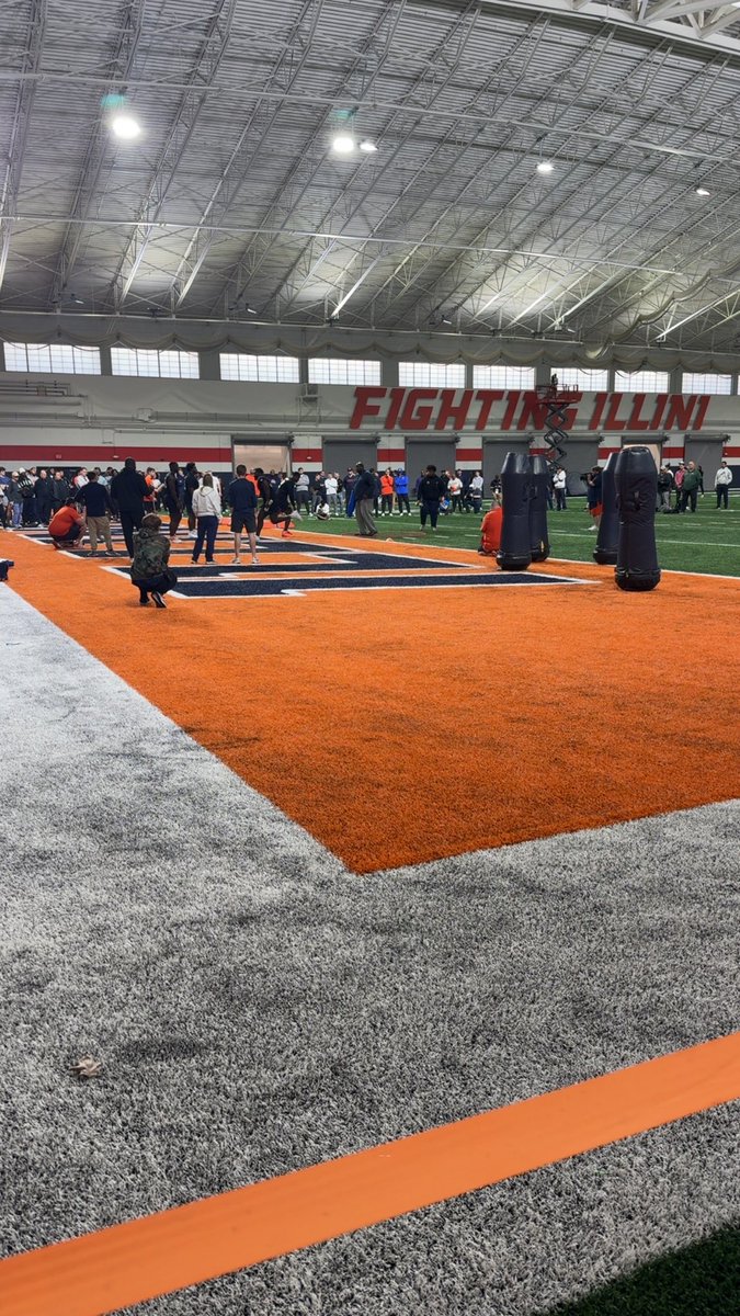 SCCentral21's tweet image. Appreciate my guy @duvalpat3 for giving me the opportunity to work with him for the last few seasons. Big things coming! #ILL #Fam #NFL