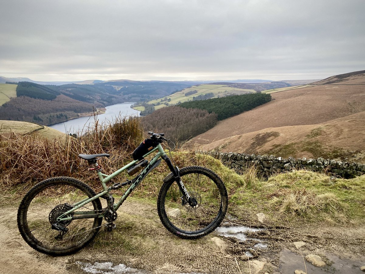 I’ve had a bit of a break from X &amp; Insta, but I’ve still been doing the most important thing… MTB!! 😎.
Hope you’ve all been enjoying the March weather &amp; top trail conditions.
#mtb #mountainbiking #peakdistrictmtb