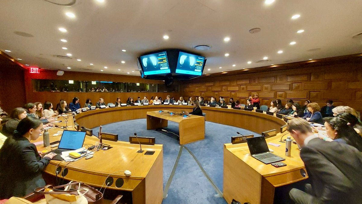 #CSW69| In a full room, we connected the dots b/w #TraffickingInPersons &amp; Violence vs. #Women &amp; #Girls.

📣The message is strong: we need to #EndTrafficking in persons &amp; combat all forms of #VAWG ✋🟧

We thank all speakers &amp; participants! 🙏

🎥 Rewatch: bit.ly/LiveUNWEBTV