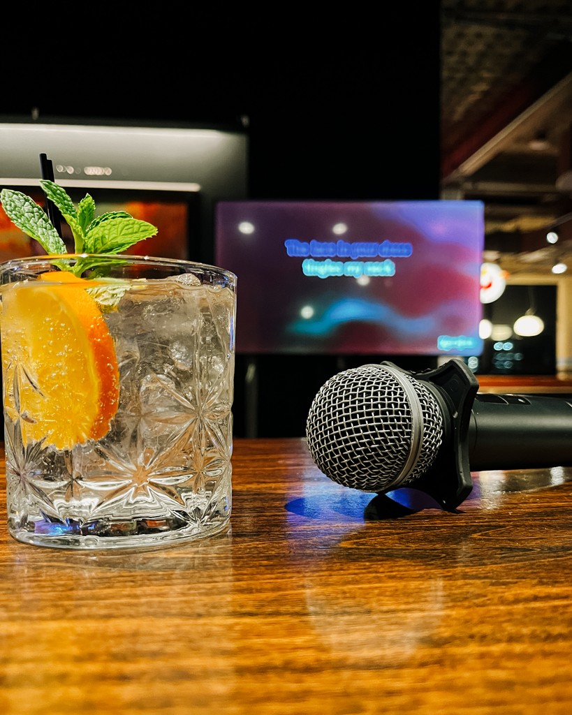 Where else can you have dinner, sip craft cocktails, be surrounded by the best company in OKC, and loudly belt “DON’T STOP BELIEVIN’” into a crowd? 🎤 Parlor has it all — where are you?

#ParlorVibes #EatOKC #DrinkOKC