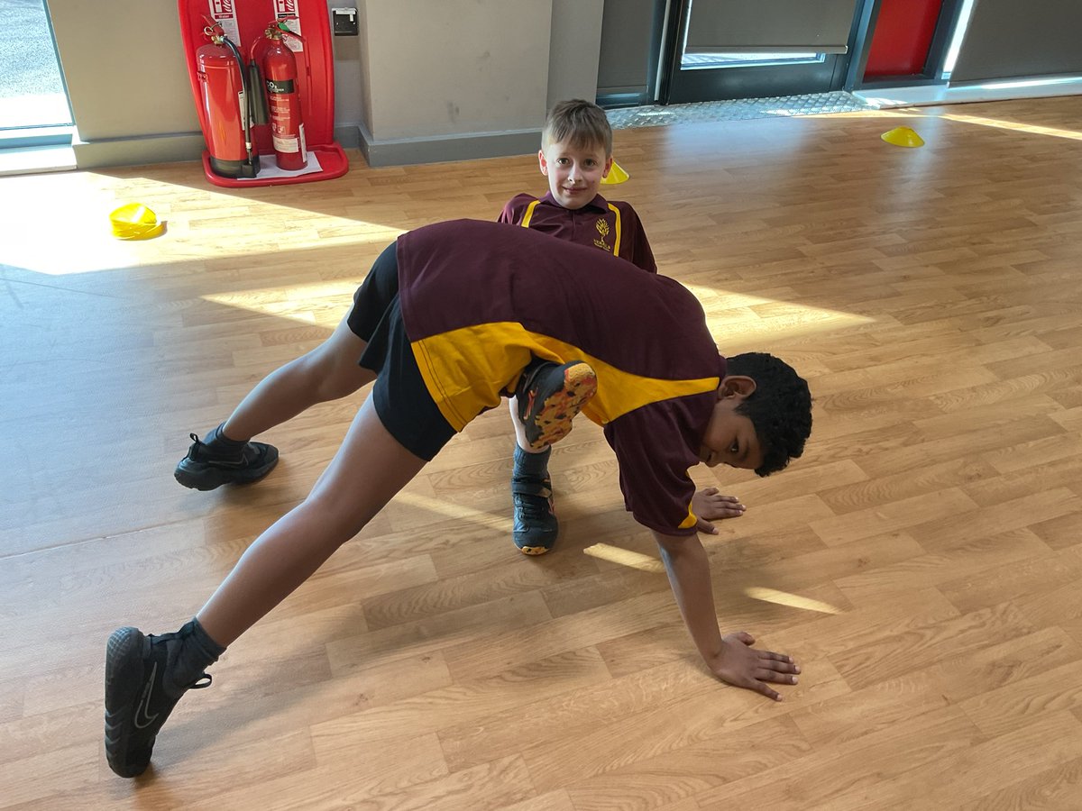 Some super work today from <a href="/NerrolsRowan/">NerrolsRowan</a> exploring partner shapes through #realdance brilliant work all 👍🏻