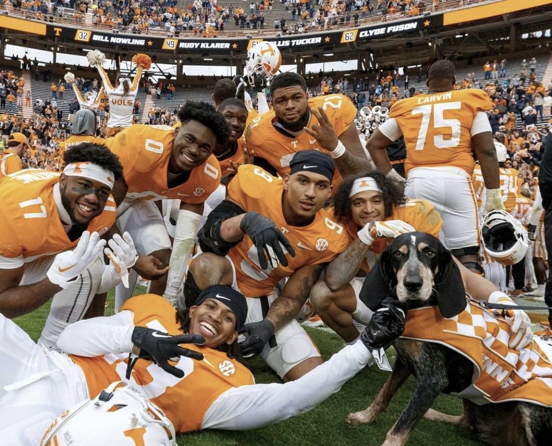 Roman igwebuike (@roman_igwebuike) on Twitter photo Blessed to receive an offer from the University Of Tennessee!! 🟧
<a href="/Vol_Football/">Tennessee Football</a> <a href="/WilliamInge1/">Coach William Inge</a> <a href="/Jordanlynch06/">Jordan Lynch</a> <a href="/AllenTrieu/">Allen Trieu</a> <a href="/EDGYTIM/">Timothy “EDGYTIM” OHalloran</a> <a href="/CaravanFootball/">Caravan Football</a>
#AGTG #RockyTop Blessed to receive an offer from the University Of Tennessee!! 🟧
<a href="/Vol_Football/">Tennessee Football</a> <a href="/WilliamInge1/">Coach William Inge</a> <a href="/Jordanlynch06/">Jordan Lynch</a> <a href="/AllenTrieu/">Allen Trieu</a> <a href="/EDGYTIM/">Timothy “EDGYTIM” OHalloran</a> <a href="/CaravanFootball/">Caravan Football</a>
#AGTG #RockyTop