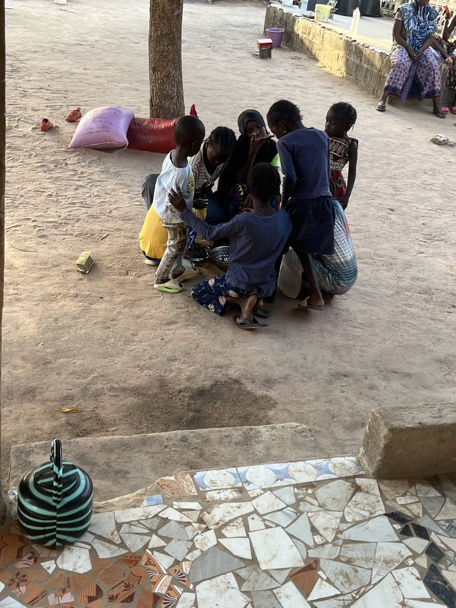 Momo30bah's tweet photo. help and feed these poor and underprivileged kids and God will also change your life forever 🙏🙏 https://t.co/hLictg35CF