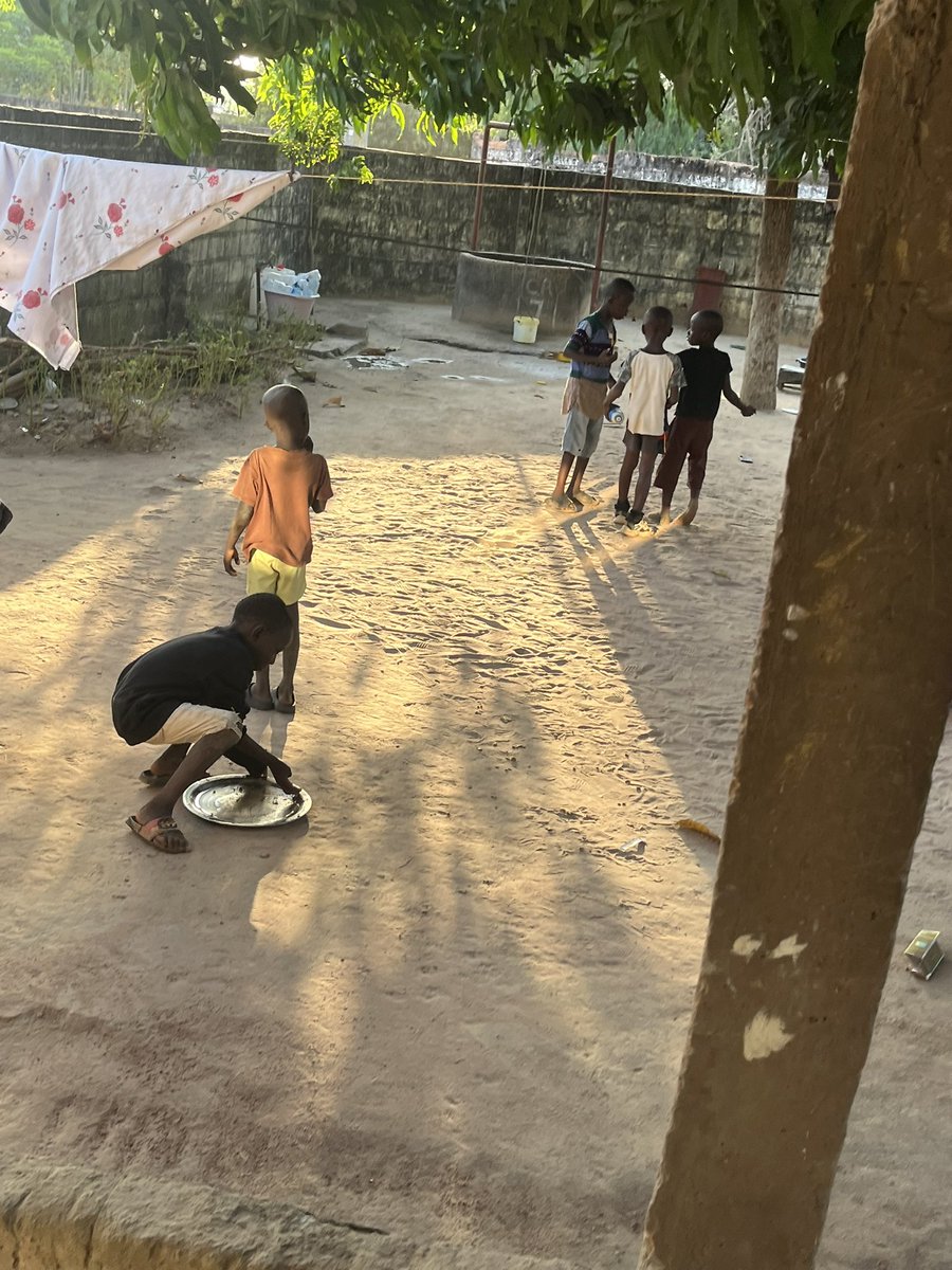 Momo30bah's tweet photo. help and feed these poor and underprivileged kids and God will also change your life forever 🙏🙏 https://t.co/hLictg35CF