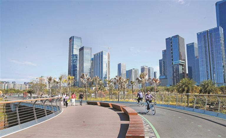 MorningGBA's tweet photo. Shenzhen launches a 3-year plan for leisure bike paths, with over 230 km of new cycling routes set to open by 2025. The city’s expanding network offers breathtaking sea views, lush landscapes, and a perfect way to explore Shenzhen. 🚴‍♂️🌿 #Shenzhen #BikePath #Cycling #UrbanGreen #SustainableTransport #SmartCity
