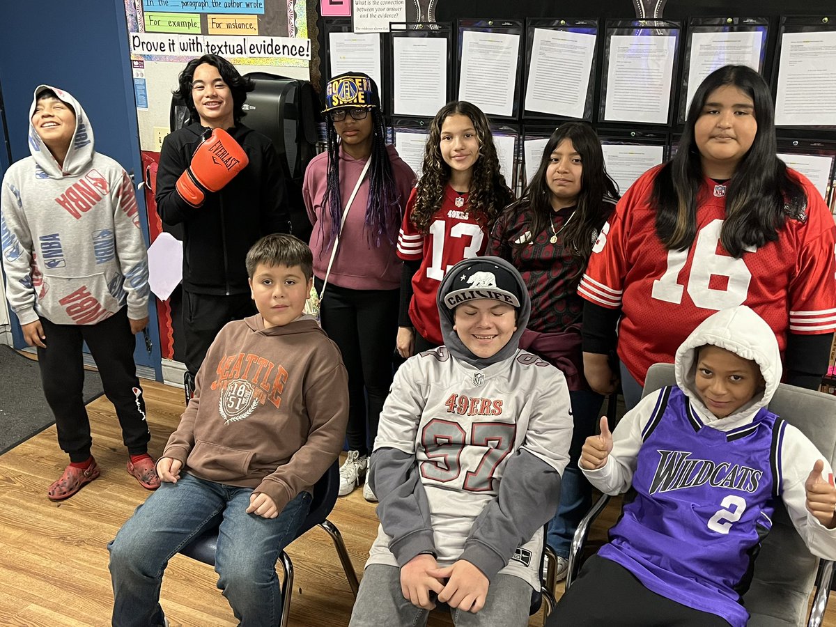 Miss Craig’s 6th graders were decked out in sports gear today for the FSUSD March Madness Attendance Challenge! #weirinittowin