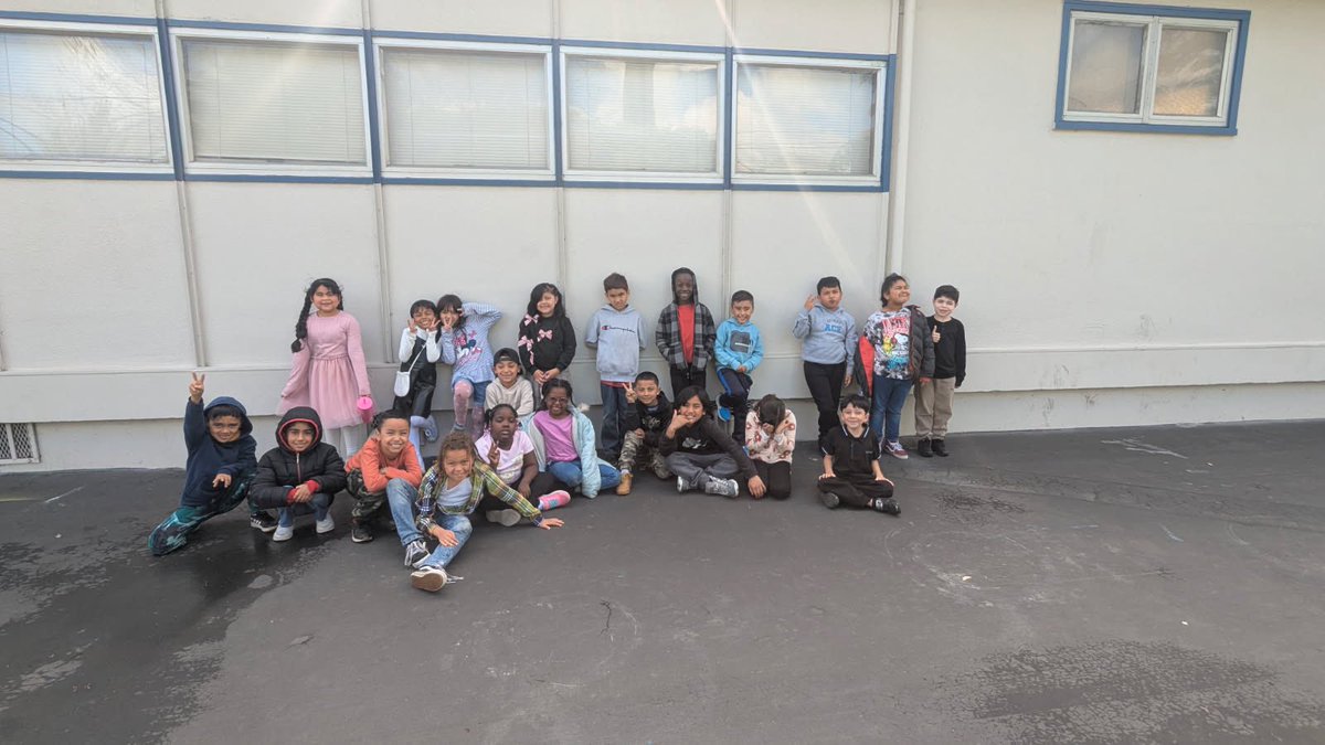 Miss Bowen’s class has Perfect Attendance today! #weirinittowin