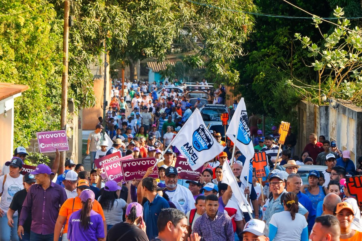 MorelDavidR's tweet photo. #13Mar Una multitudinaria y alegre caminata por Agua de Vaca ratificó este jueves el compromiso de Maneiro con la reelección de @MorelRodriguezA el 25 de mayo.

Cada día crece la convicción de la importancia de estas elecciones para consolidar el progreso de Nueva Esparta. https://t.co/VawouSv7fw