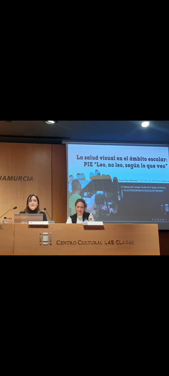 Participación en los IV debates del @cerm_murcia sobre lectoescritura. Seguimos con unos de los objetivos del PIE "LEO ,NO LEO SEGÚN LO QUE VEO" que es dar a conocer a la comunidad educativa la estrecha relación entre los problemas visuales y el proceso de lectoescritura <a href="/Educarm/">Educarm</a>