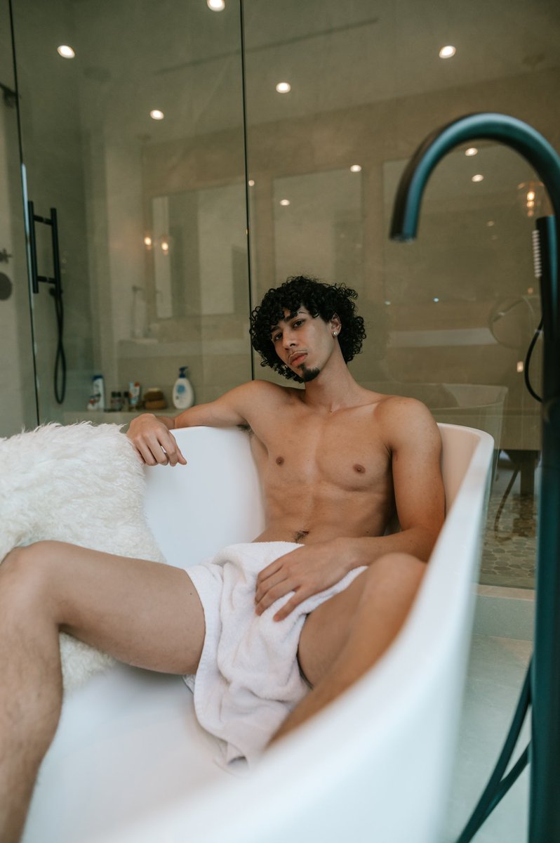 let’s take a bath? 💦