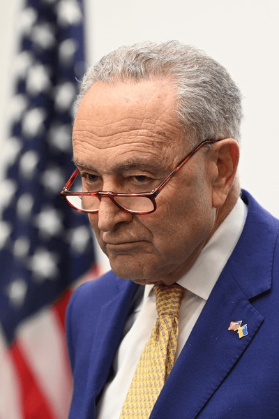 BREAKING: Schumer Caves, Tells Senate Dems He'll Vote For GOP Bill