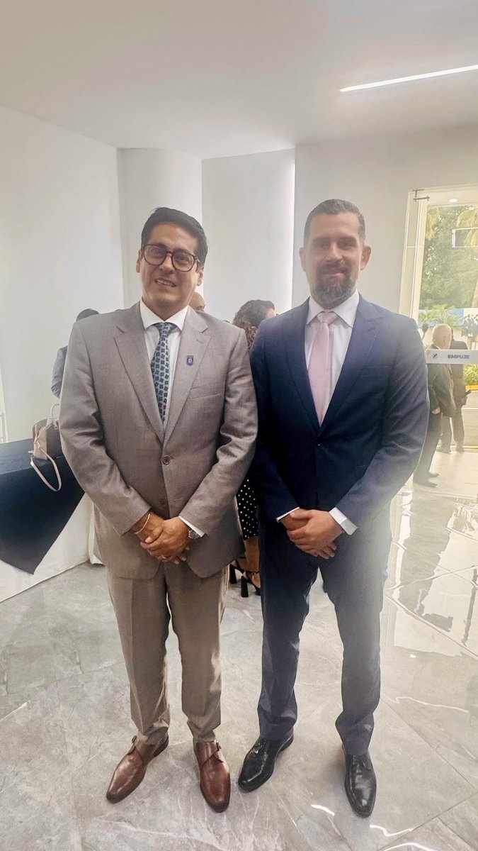 Guillo_Felix's tweet photo. 🎓📢 ESPAM MFL presente en #CESEnTerritorio

La ESPAM MFL, representada por su rector, el Dr. C. Guillermo Félix, participó en este importante encuentro que reunió a los rectores de las 64 universidades del Ecuador, junto a autoridades académicas y expertos en educación superior. https://t.co/70hUCAZ94d