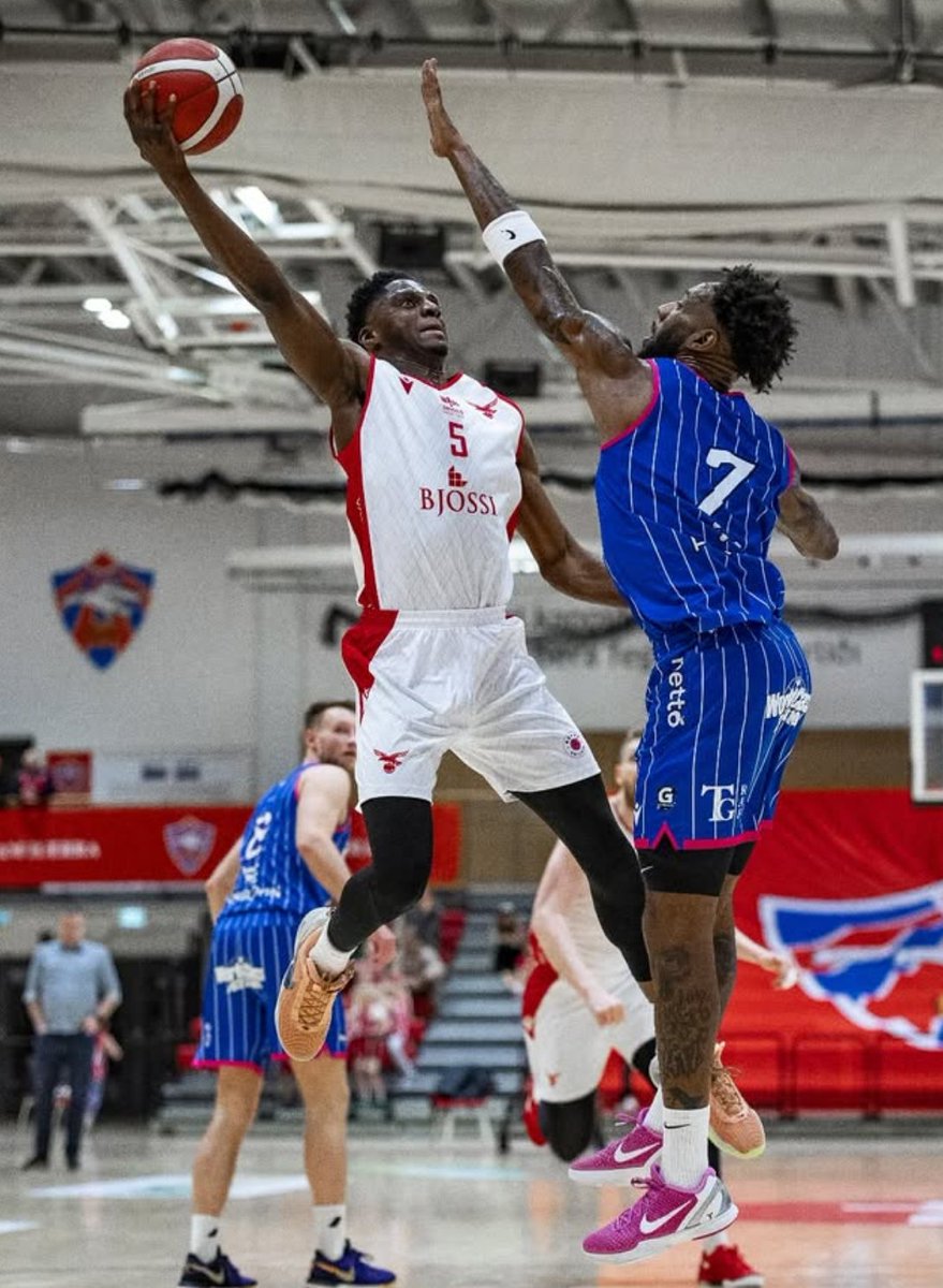Taiwo Badmus <a href="/BasketballerGuy/">Taiwo Badmus 💫</a> led Valur to a win over Grindavik with an outstanding double-double of 27 points &amp; 10 rebounds

🔢 27 pts I 10 rebs I 2 as
🆚 Grindavik 🏠
🏆 Premier League <a href="/kkikarfa/">KKÍ</a> 🇮🇸

#TangramSports
#FollowYourDreamsWithUs